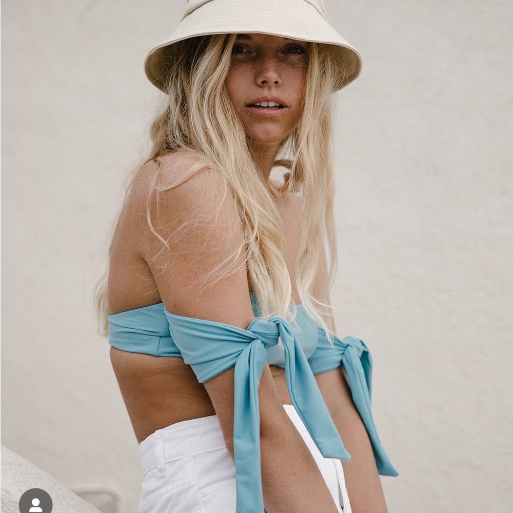 Sail on Honey Cabarita Bikini Top. Size: Large. Excellent condition